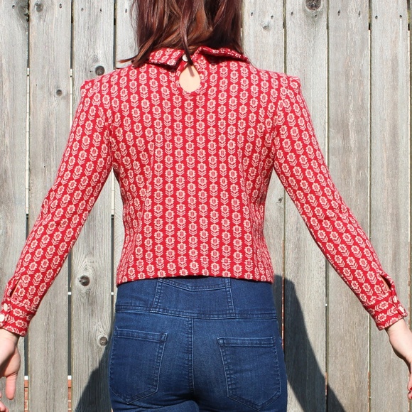 Vintage Red and White Floral Crop Top - Picture 3 of 5